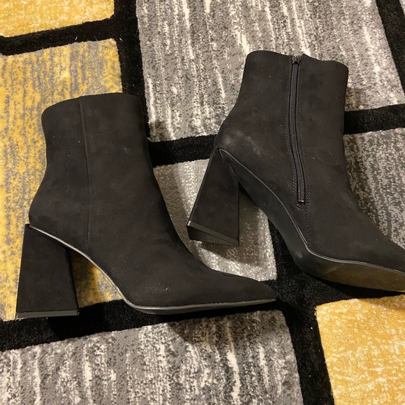 New - BARIII faux suede heeled ankle boots - size 11 - Picture 4 of 9